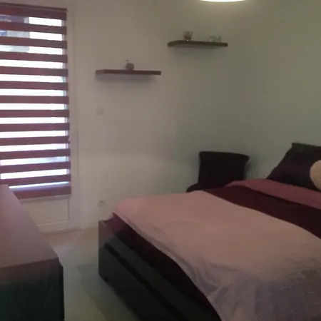 Apartman Les Lones Avec Jardin